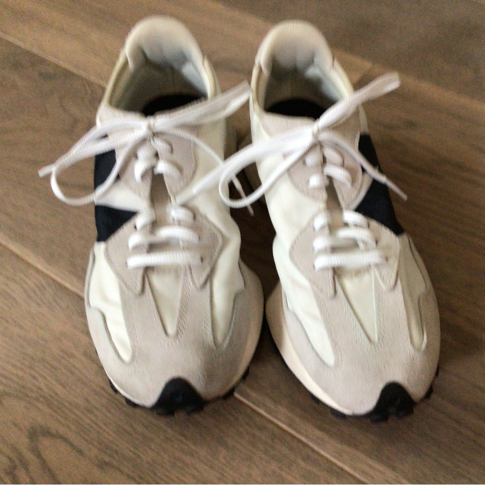 New Balance Retro Running Sneakers – White / Black / Size 10.5